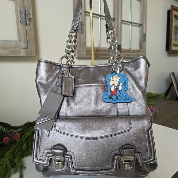 Coach Poppy Y2k Pushlock North South Tote- Metallic Silver & Coach Linus Charm - Picture 3 of 16